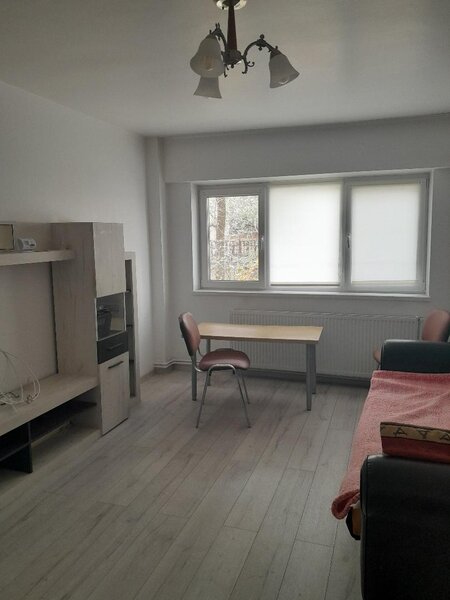 Vatra Luminoasa, ap. 2 camere, parter/ P+4, bloc 1983, centrala proprie